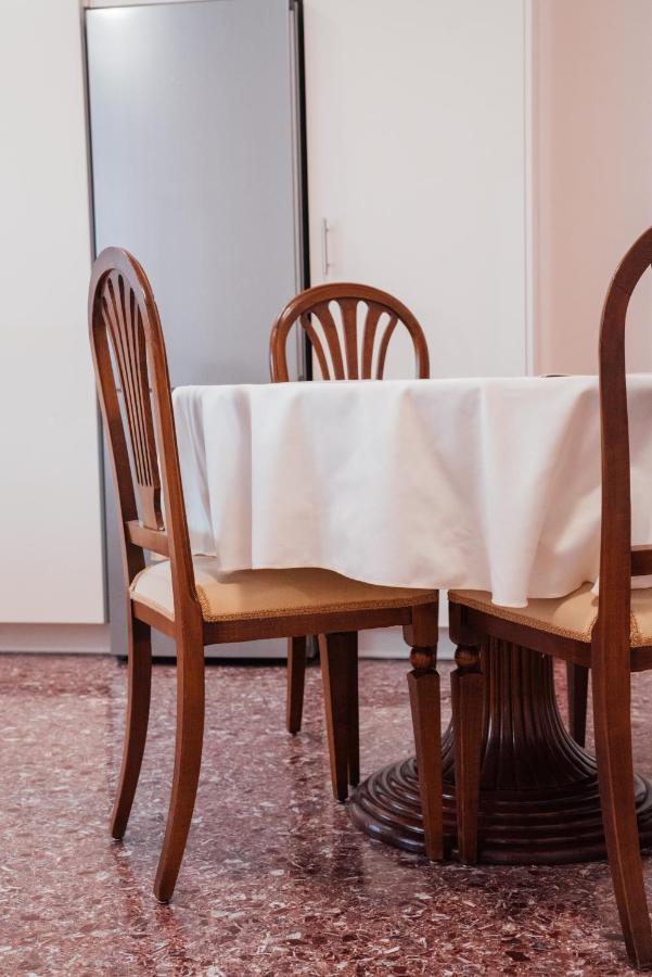 Luxury Apartment In Plaka - Acropolis Athena Bagian luar foto