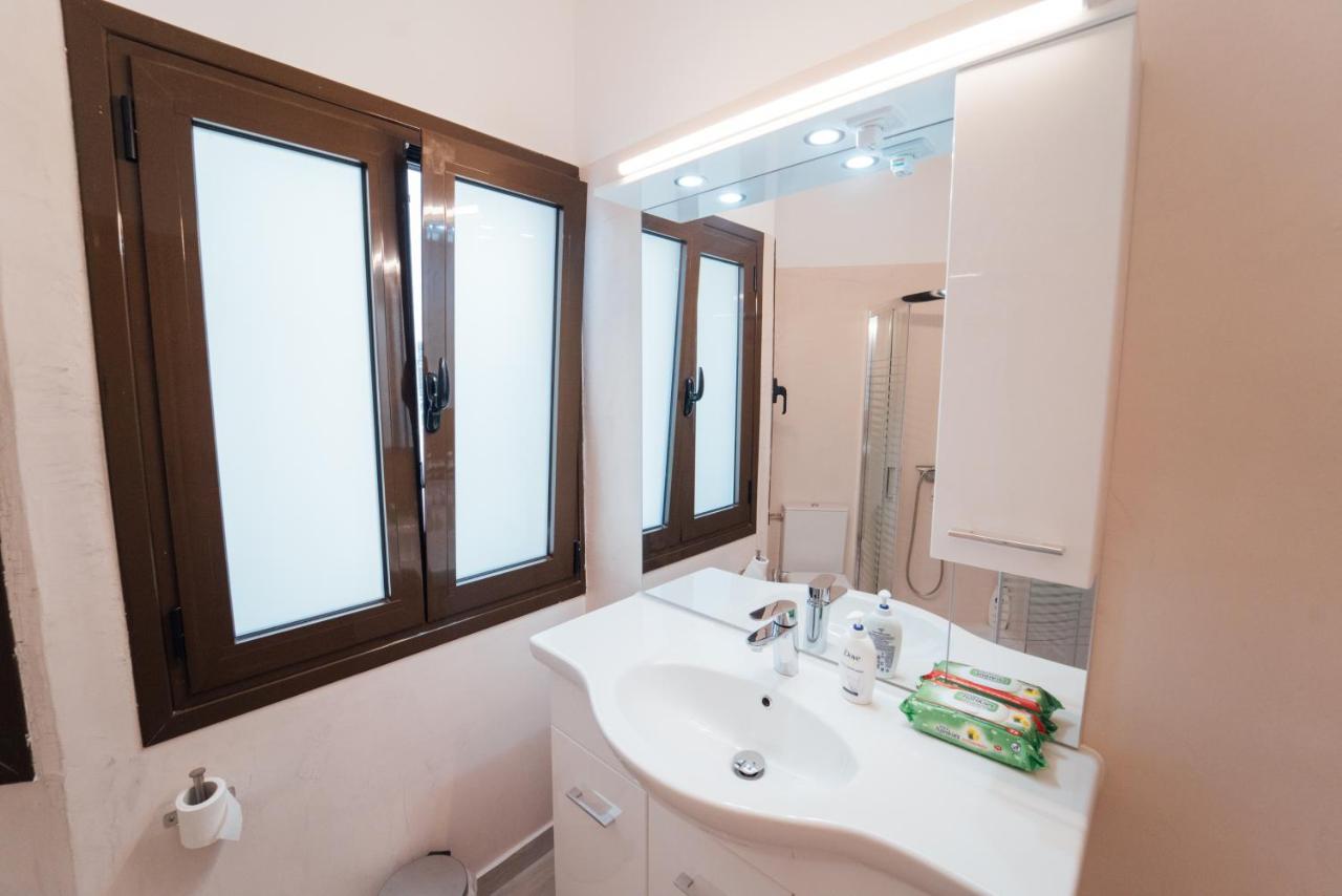 Luxury Apartment In Plaka - Acropolis Athena Bagian luar foto